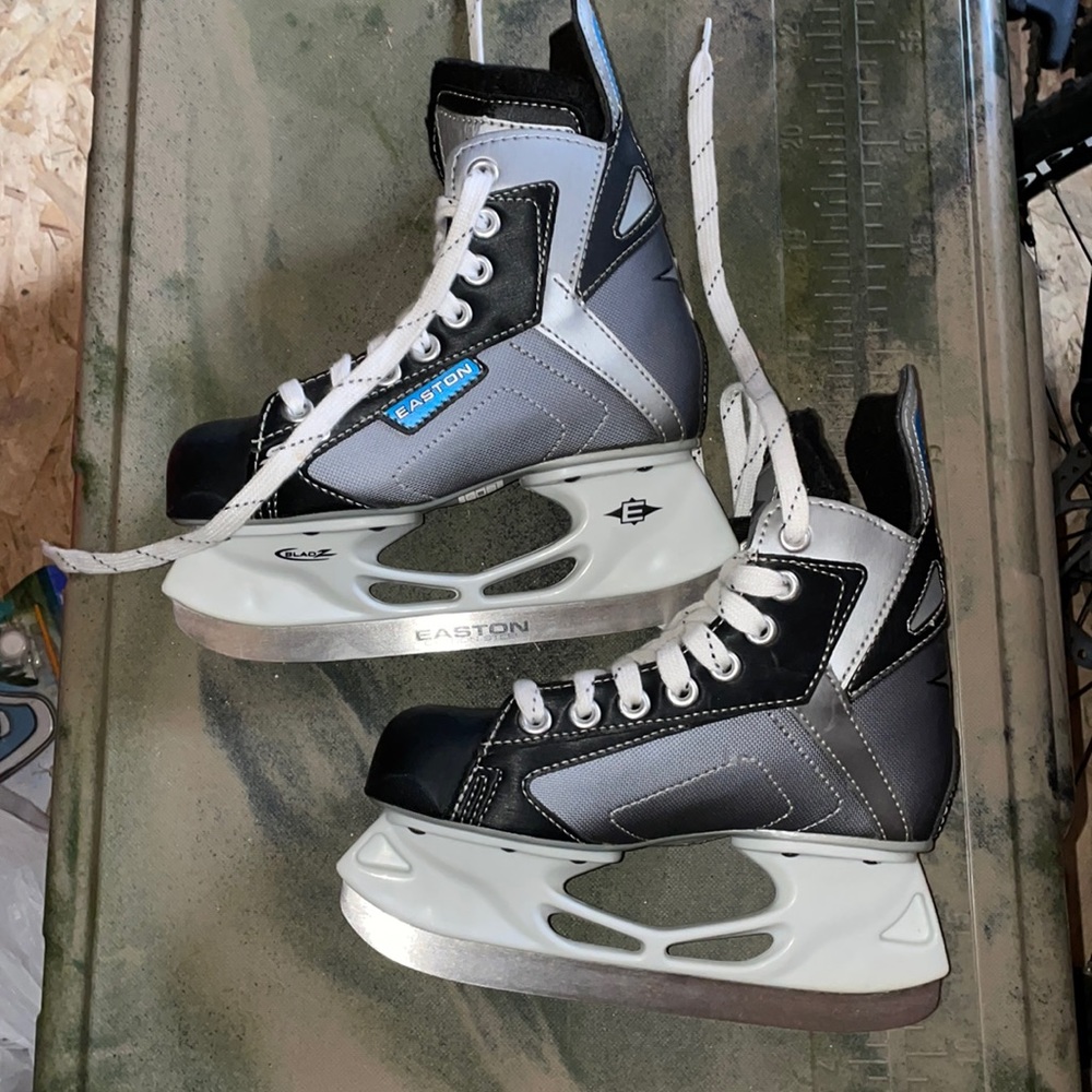 🛑SOLD🛑Brand new Boys Hockey Ice Skates
